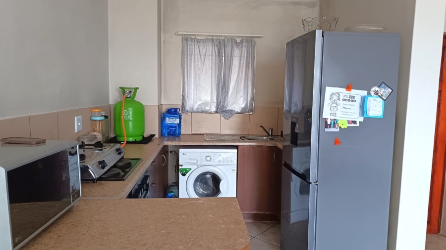 2 Bedroom Property for Sale in Whispering Pines Western Cape